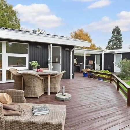 1660-tisvilde-iglekaervej-35 בית נופש